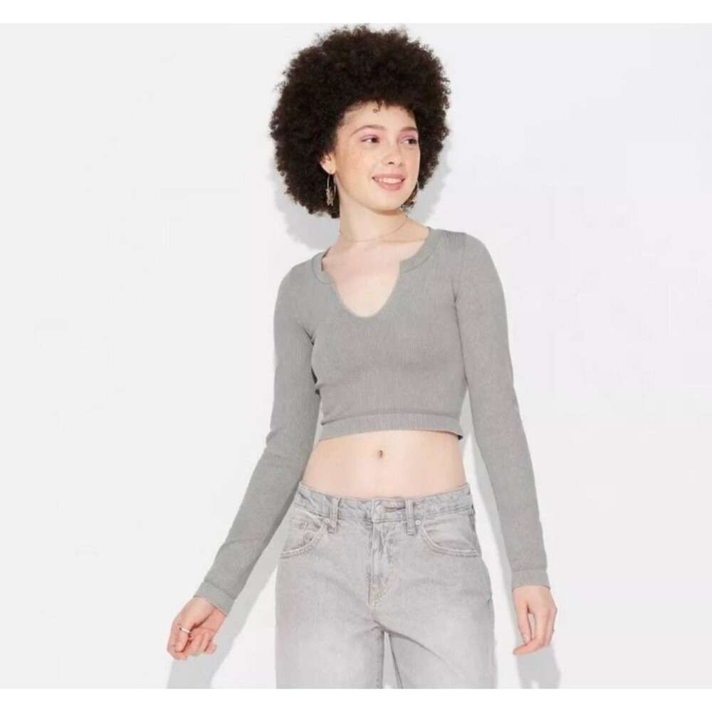 Wild Fable Womens Seamless Long Sleeve Notched Neck Ribbed Crop Top Gray XL‎